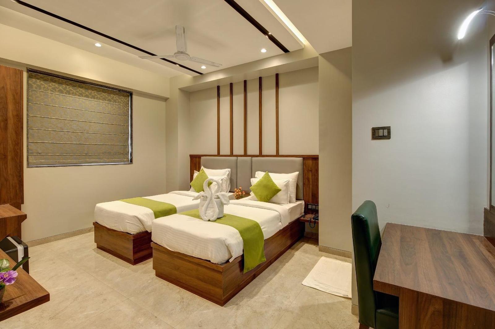 Magnus Fortune House Business Hotel , Magarpatta Mundhva Exterior foto